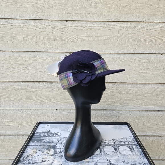 Stormy Kromer Accessories - NWT Stormy Kromer the Petal Pusher Hat Eggplant/Aurora size 7 1/4